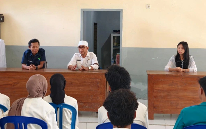 Diskusi Transformasi Digital Desa Mareje Bersama Mahasiswa KKP Melalui Pemanfaatan TekaDesa