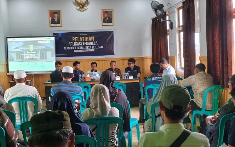 Implementasi TekaDesa: Langkah Awal Transformasi Desa Digital di Desa Tempos Melalui Administrasi Kependudukan